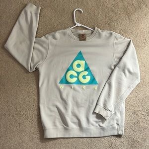 Nike. Medium. Sweatshirt.